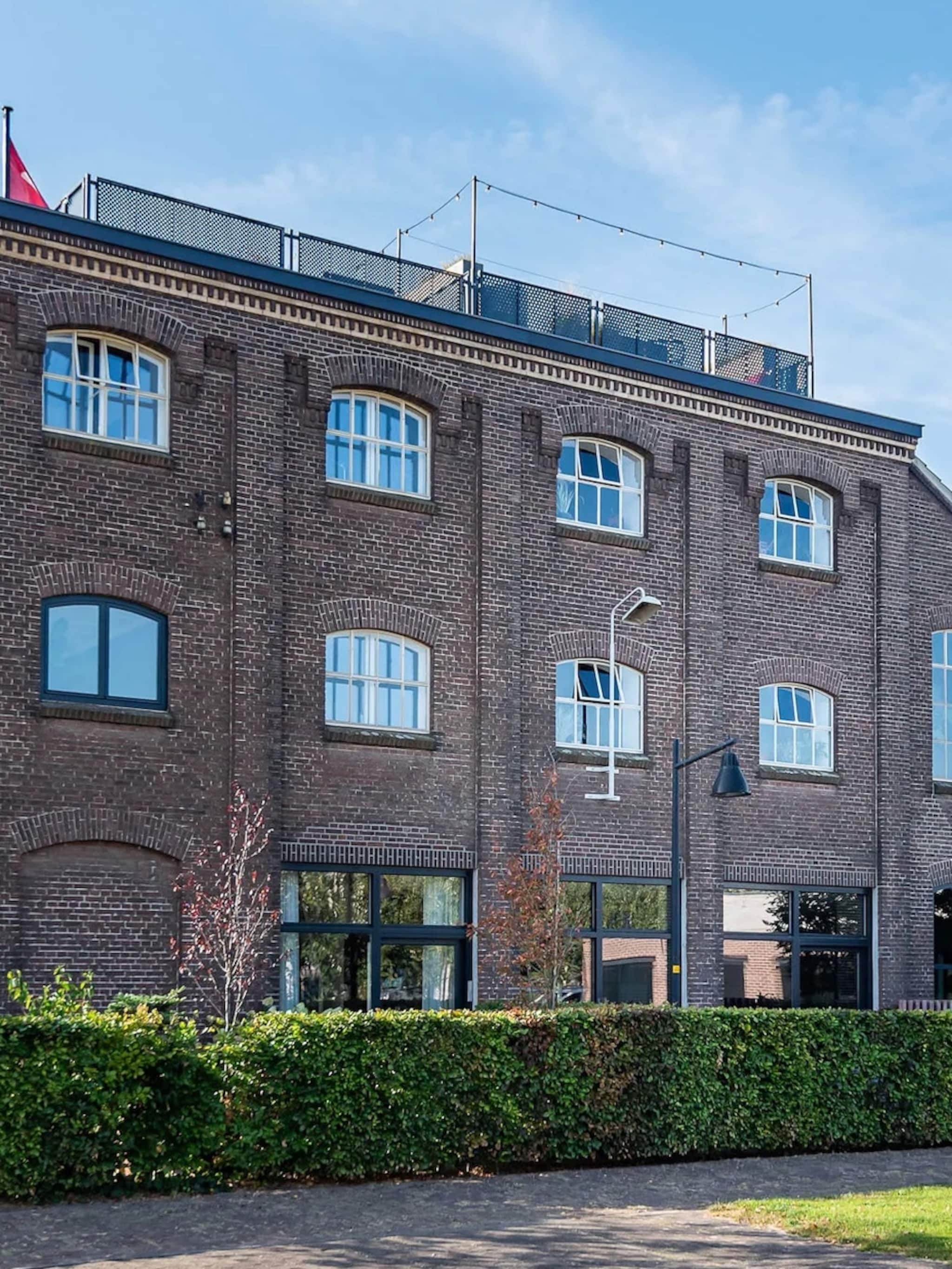 monumentale loftwoning industrieel interieur vol creativiteit