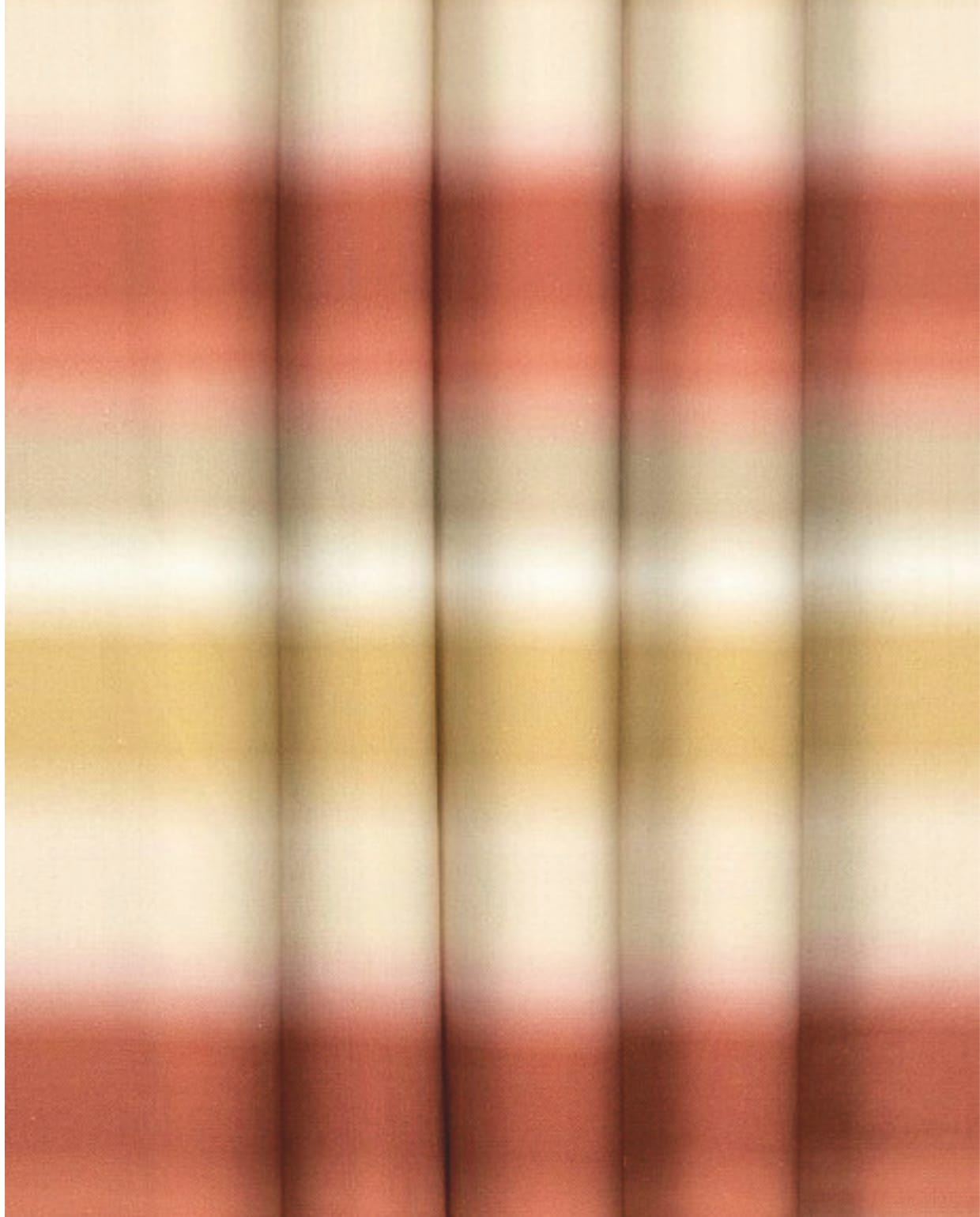 Stof Halo van Lelièvre in kleurstelling Flamboyant, katoen, 292 cm breed, per meter € 229,-. lelievreparis.com via loggerewilpower.com Stijlvol Wonen 9-2025 | fotografie Andrea Ferrari Studio | art direction Carina Frey en Stefanie Barth | tekst Christine van der Hoff