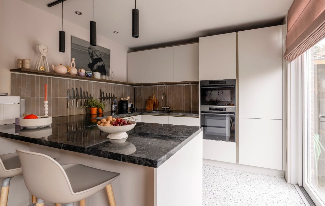 Weer verliefd op je huis aflevering 6 seizoen 23 2025, stylist Fietje in Hoofddorp, keuken vtwonen Weer verliefd op je huis aflevering 6 seizoen 23 2025 | styling Fietje Bruijn | fotografie Sonja Velda