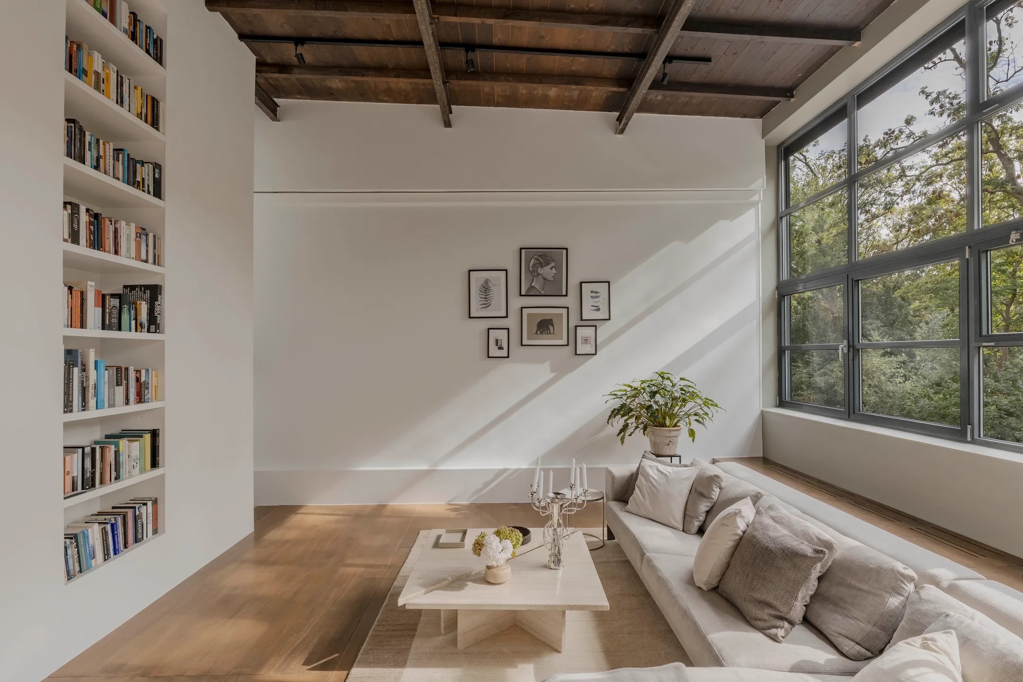 Funda - DSTRCT Amsterdam