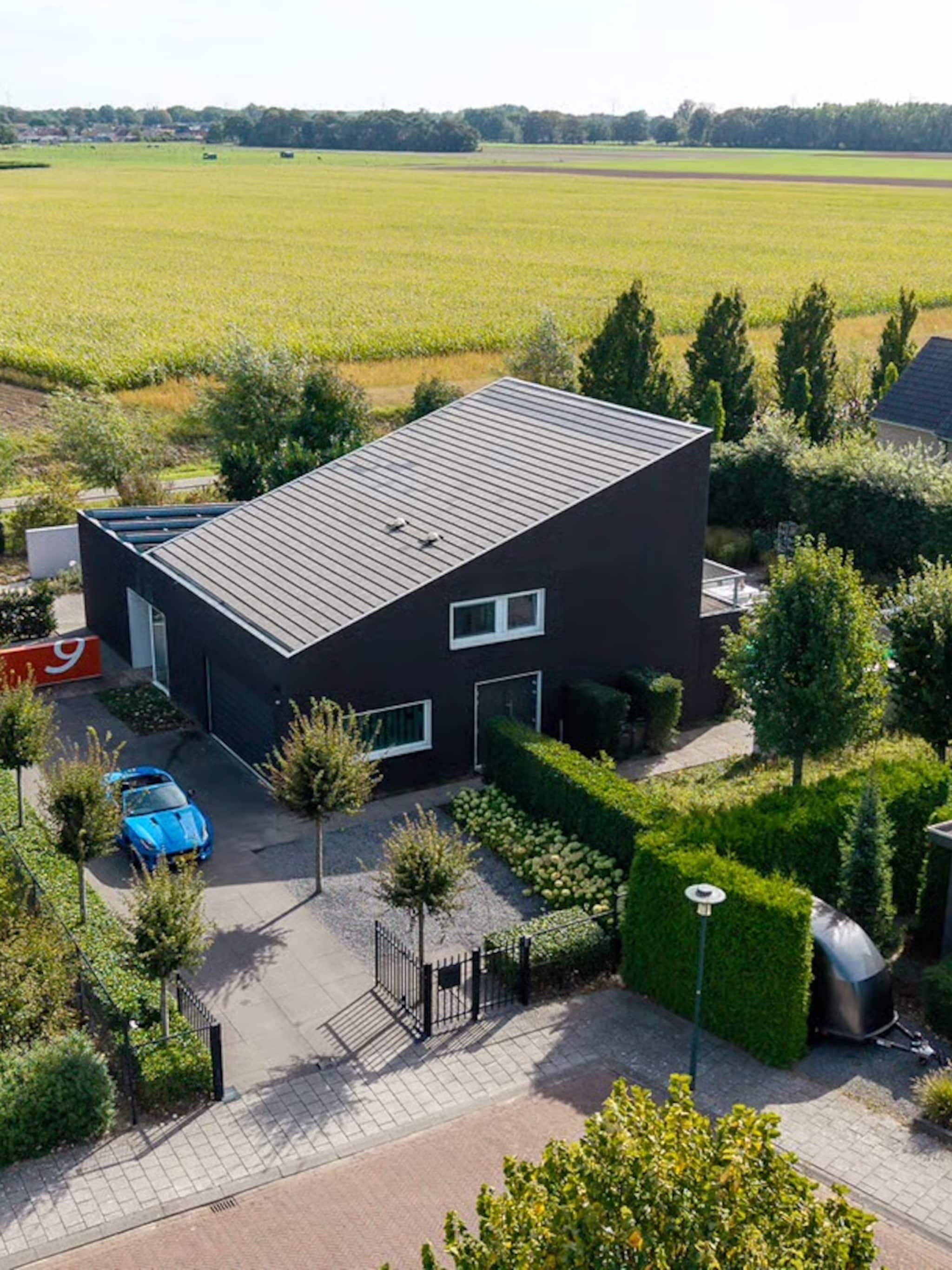 duurzame designvilla kleurrijke statements xxl wijnglas