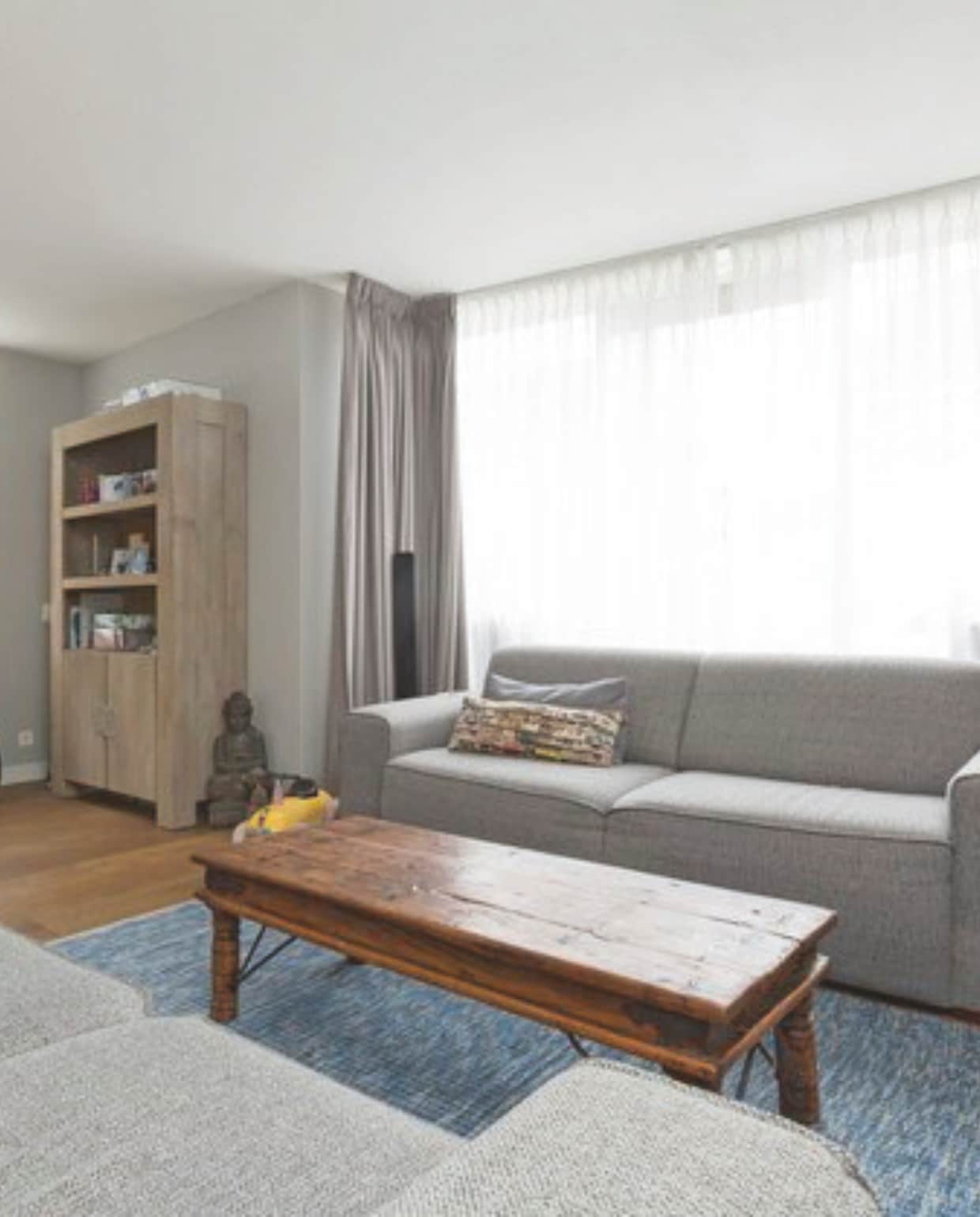 De hoek om | before spelen met de bank