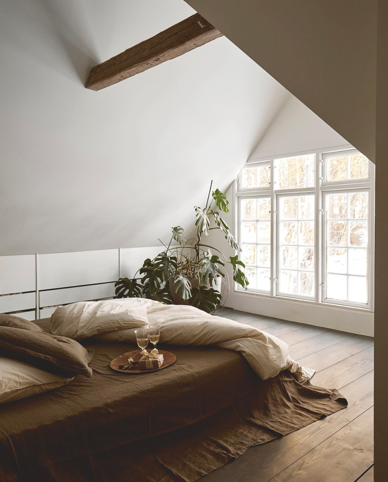 Bed uit Zuid-Afrika. Bedtextiel By Nord. vtwonen 11-2025 | fotografie glottipress