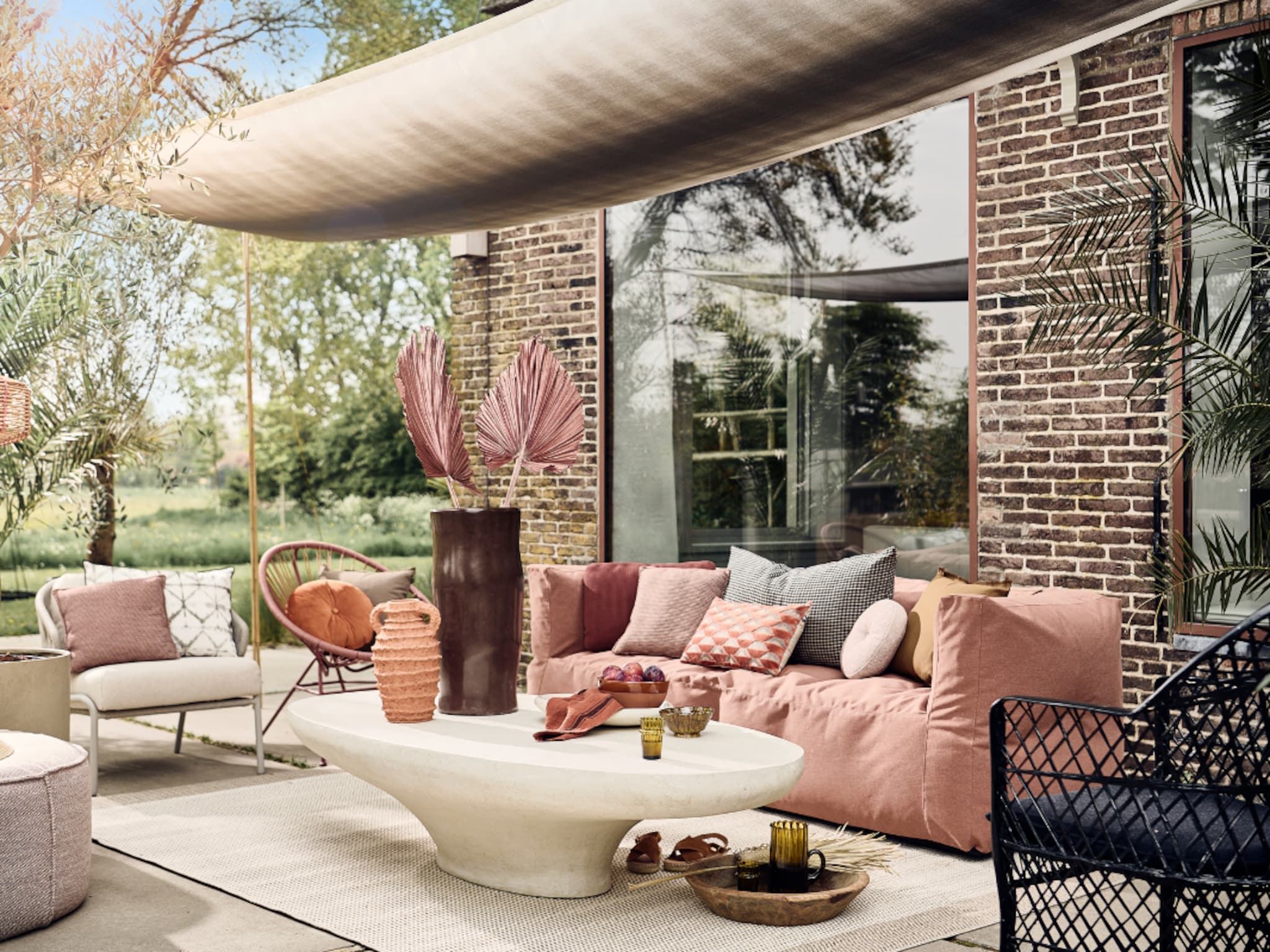 tuinhoppen 5 essentials om verschillende knusse hoeken in de tuin te creeren