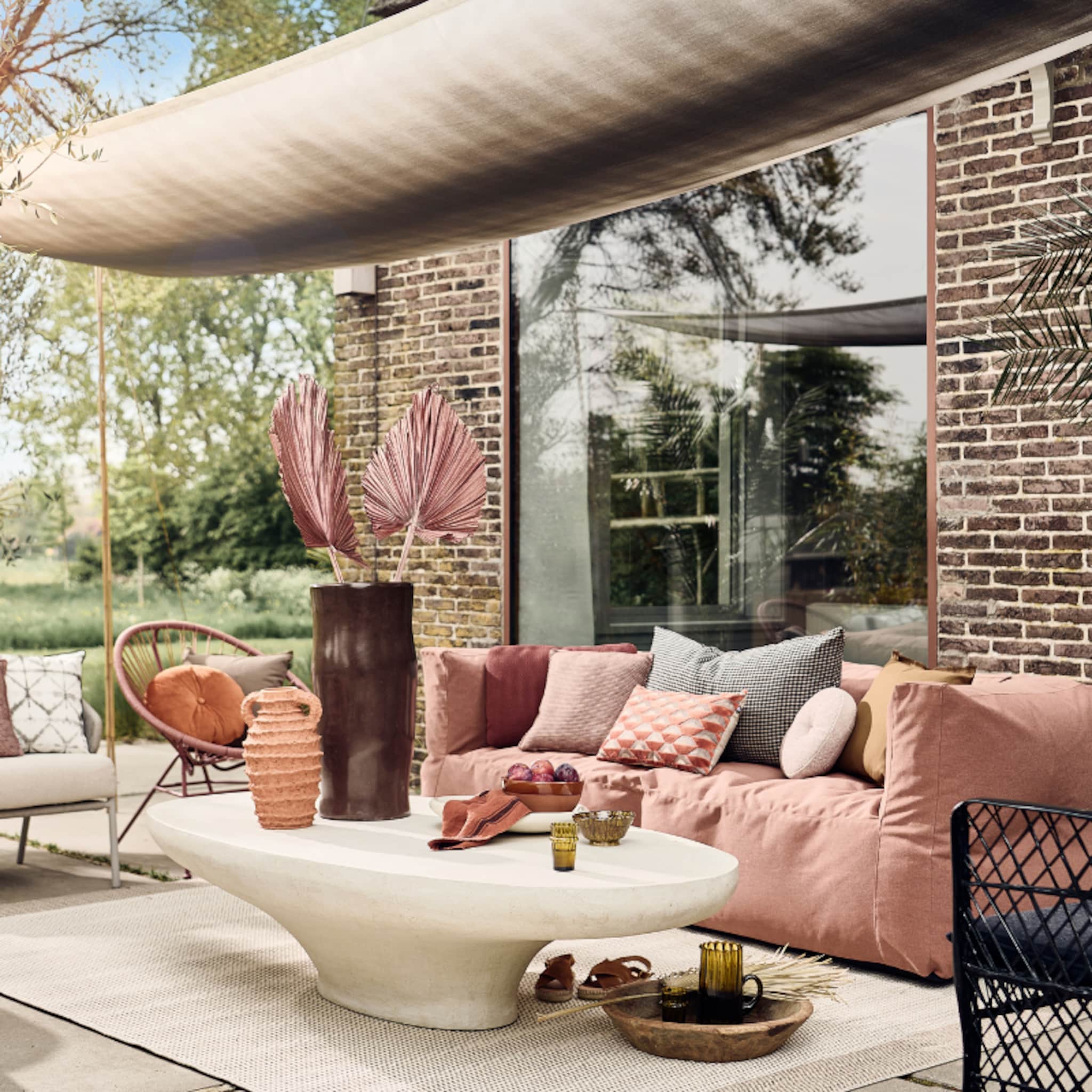 tuinhoppen 5 essentials om verschillende knusse hoeken in de tuin te creeren